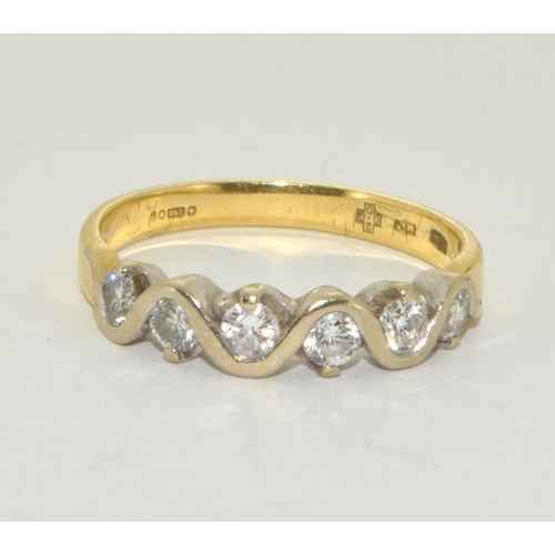 211 - 18ct gold ladies ladies 6 stone Diamond ring approx 33 points size N