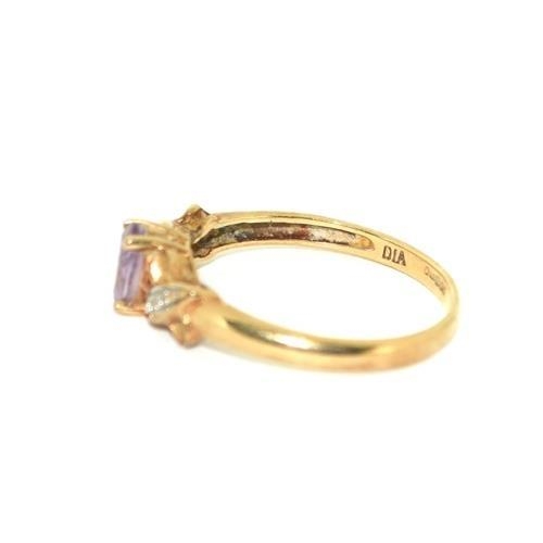 218 - 9ct gold ladies Diamond and Amethyst dress ring mark Diamond in ring size N