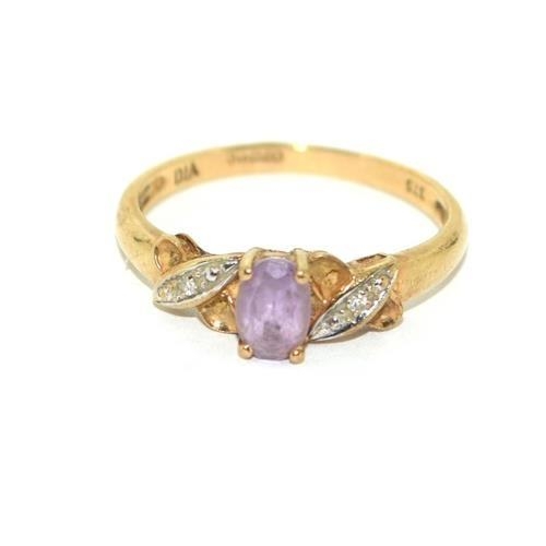 218 - 9ct gold ladies Diamond and Amethyst dress ring mark Diamond in ring size N