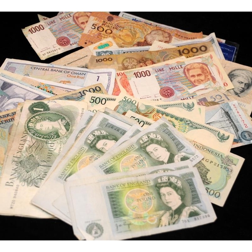 A Collection Of World Banknotes Including GB £1 Notes