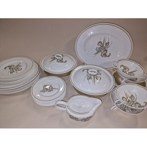 115 - Susie Cooper by Wedgwood fine bone china dinner service in the 