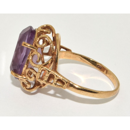 151 - 9ct gold ladies antique set Amethyst ring size P