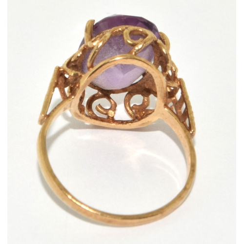 151 - 9ct gold ladies antique set Amethyst ring size P