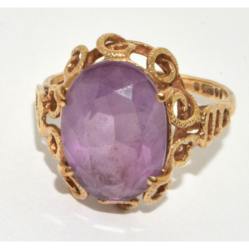 151 - 9ct gold ladies antique set Amethyst ring size P