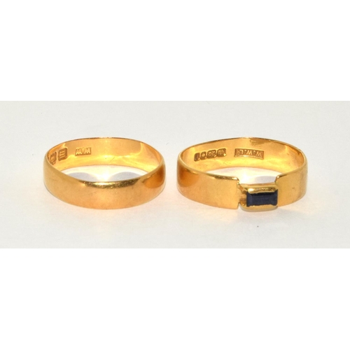 254 - 2 x 22ct gold wedding band style rings 5g