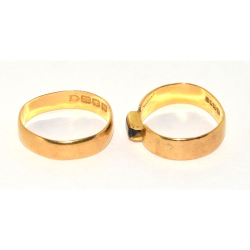 254 - 2 x 22ct gold wedding band style rings 5g