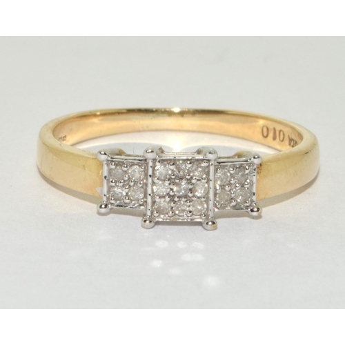 220 - A Diamond 9ct gold ring Size P