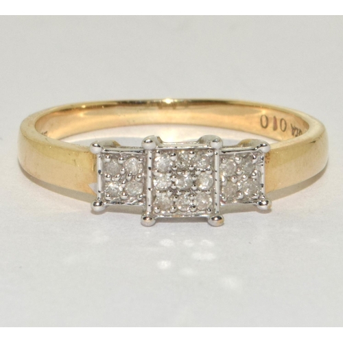 220 - A Diamond 9ct gold ring Size P