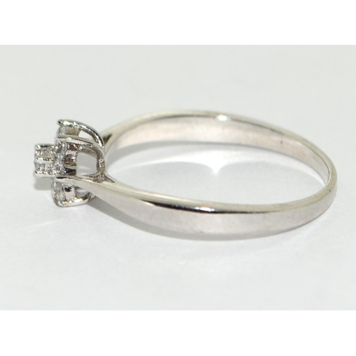 189 - A W/G on 925 silver flower ring Size P