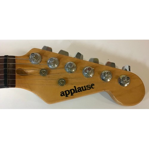 425 - APPLAUSE ELECTRIC GUITAR WITH CASE. This is a AM18T featuring 3 single pickups with a five way selec... 