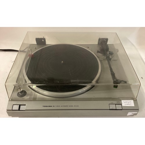 520 - TOSHIBA TURNTABLE. This is belt drive and is model No. SR-A25. Found in working order.