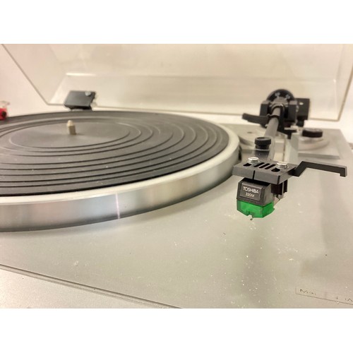 520 - TOSHIBA TURNTABLE. This is belt drive and is model No. SR-A25. Found in working order.