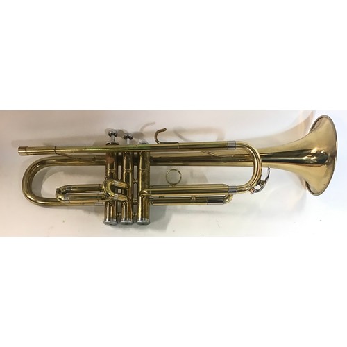 424 - EARLHAM CORNET IN STRONG ORIGINAL CARRY CASE. Cornet made by Earlham which comes complete with mouth... 