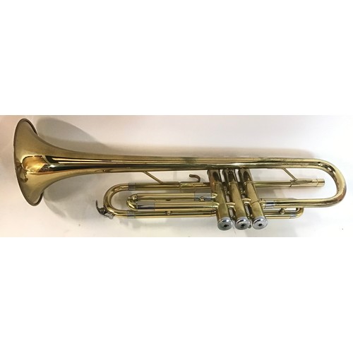 424 - EARLHAM CORNET IN STRONG ORIGINAL CARRY CASE. Cornet made by Earlham which comes complete with mouth... 