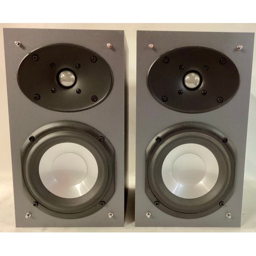 500 - PAIR OF SONOS SPEAKERS. These are model Number SP100 and work on 8ohm with peak power of 75w. Found ... 