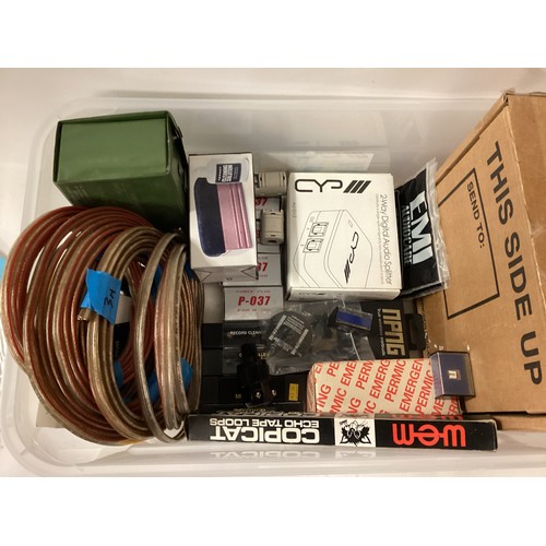 416 - BOX OF VARIOUS AUDIO COMPONANTS. Here we find a collection of various audio related items to include... 