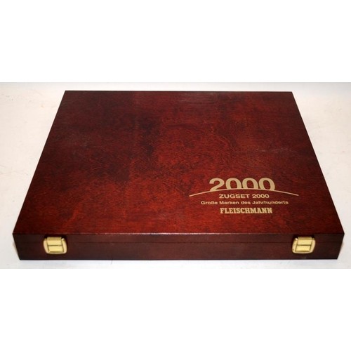 60 - Fleischmann HO gauge 1999 Zugset 2000 Millennium Ice-2 High Speed Train limited edition set in woode... 