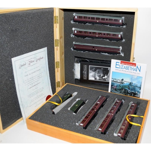 65 - Bachmann OO Gauge limited edition set The Elizabethan, comprising Class A4 Locomotive 60017 Silver F... 