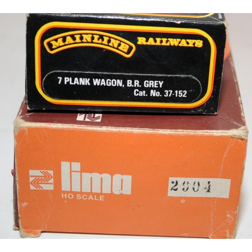 118 - A collection of boxed HO/OO gauge goods wagons, Lima, Mainline, Jouef etc. 7 in lot