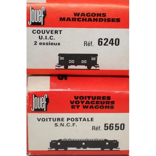 118 - A collection of boxed HO/OO gauge goods wagons, Lima, Mainline, Jouef etc. 7 in lot