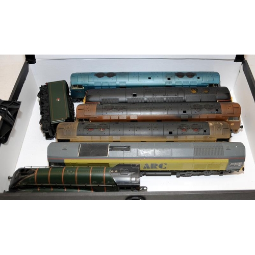 132 - 3 x box files containing a quantity of loose OO gauge locomotives and rolling stock