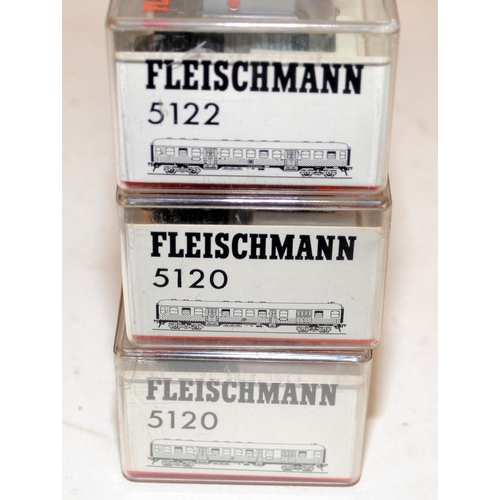 161 - 6 x boxed OO/HO rolling stock from Fleischmann and Roco