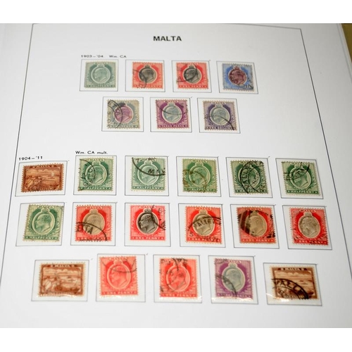 210 - A Davo album - Malta. Excellent level of completeness of early examples