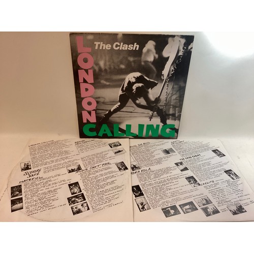 171 - THE CLASH VINYL ALBUM ‘LONDON CALLING’. Great original double album on CBS 88478 from 1979 complete ... 