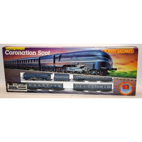 45 - Hornby OO gauge electric train set Coronation scot ref:R836. In excellent condition, complete and bo... 