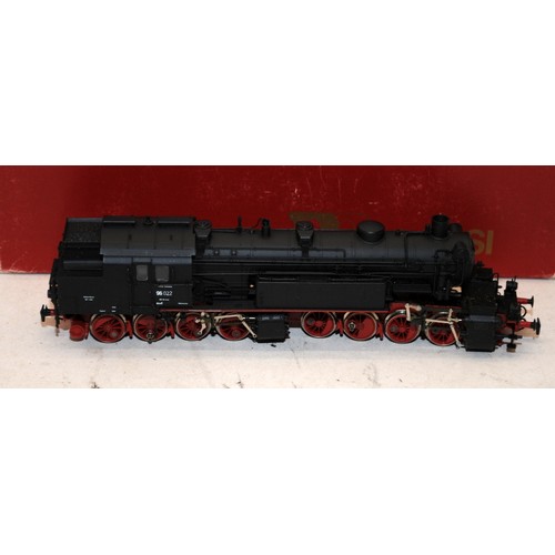 21 - Rivarossi HO gauge Deutsche Reichsbahn locomotive 96-002 ref:1374, boxed c/w unboxed Rivarossi India... 