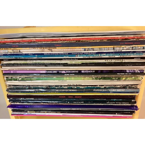 209 - LARGE CRATE CONTAINING VARIOUS ROCK / PUNK / POP VINYL LP RECORDS. Here we find a varied collection ... 