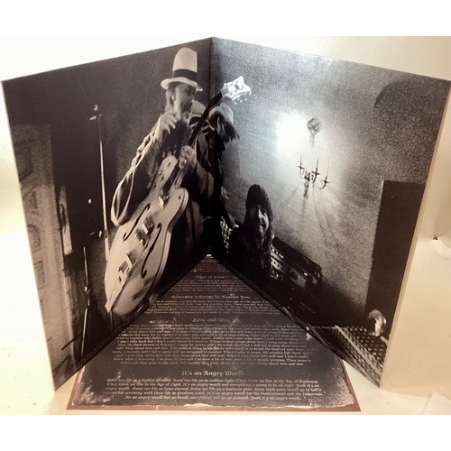 233 - NEIL YOUNG VINYL LP RECORDS X2. Copies found here are ‘Le Noise’ on Reprise Records from 2010 found ... 