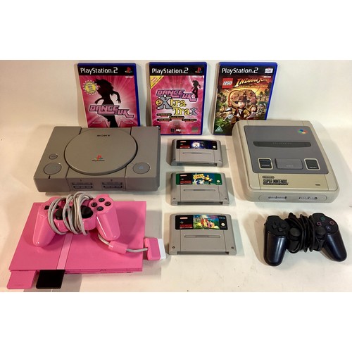 494 - GAMERS BUNDLE OF VARIOUS CONSOLES ETC. This lot has a PlayStation 1 - PlayStation 2 and a Super Nint... 