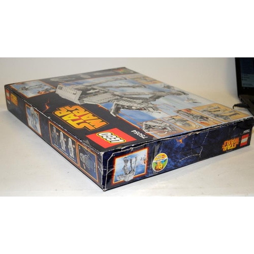 11 - Star Wars Lego: AT-AT ref:75054. Boxed and complete with build instructions and minifigures