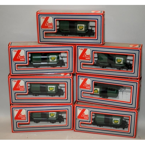 59 - Lima OO gauge rake of 7 BP Petrol Tanker Wagons ref:302715W. All boxed