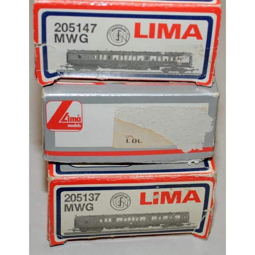 80 - Lima OO gauge BR Blue powered motor brake ref:205147, BR Green DMU power car ref:205137 and Regional... 