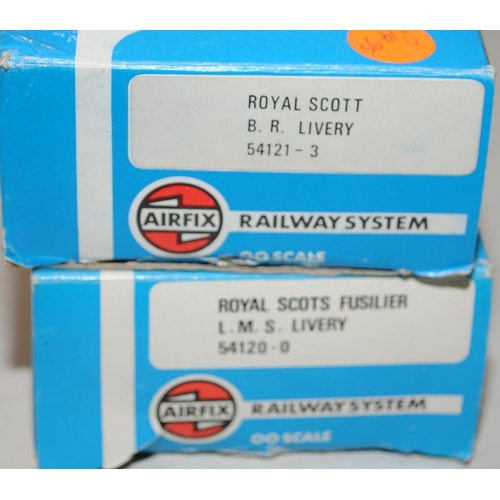 86 - Airfix OO gauge Royal Scot Locomotive and Tender ref:54121-3 c/w Royal Scots Fusilier ref:54120-0. B... 