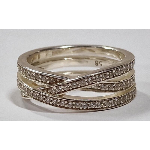 308 - 925 silver triple band ring size Q