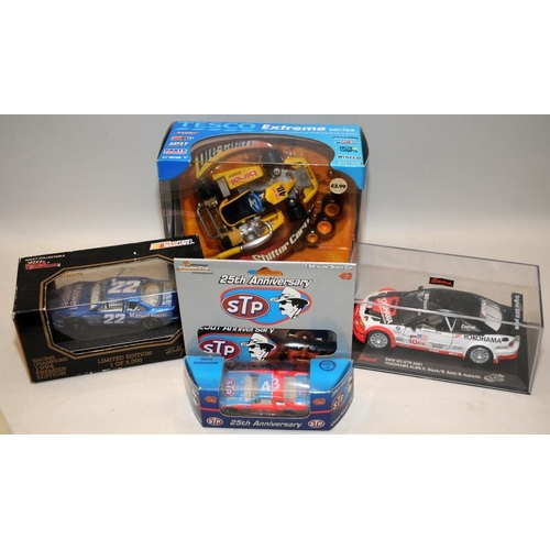 252 - Collection of Nascar etc die-cast model racing cars c/w American Choppers series bike c/w trading ca... 