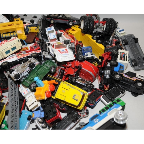 257 - Large collection of loose playworn die-cast vehicles including vintage examples