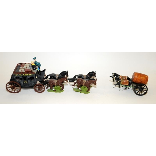 135 - Elfin Models horse drawn wagon with a water barrel c/w Plastic US Army Coach with figures and 4 hors... 