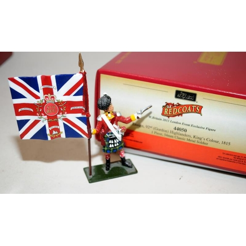 165 - Britain's Redcoats Limited Edition figures: Ensign 92nd (Gordon) Highlanders, Kings Colour 1815 ref:... 