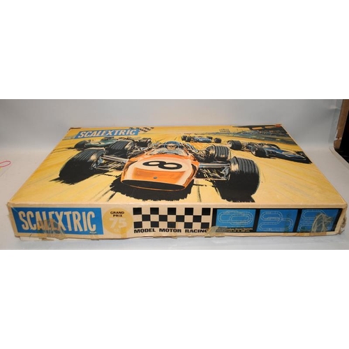 191 - Vintage Scalextric Grand Prix 75 slot car racing set. The most expensive set available in its day, b... 