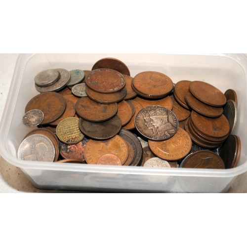 121 - Small collection of GB coins and commemoratives to include Cartwheel Penny, Festival Crown, Churchil... 