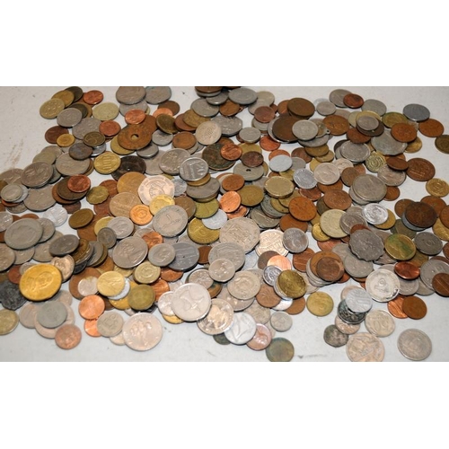 133 - A large collection of mixed World coins