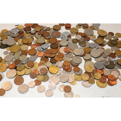 140 - Tub of mixed World coins