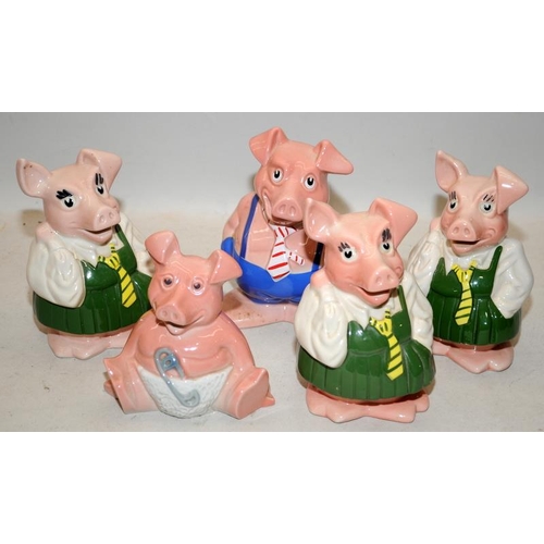 60 - 5 x Wade Pig money boxes, four with stoppers