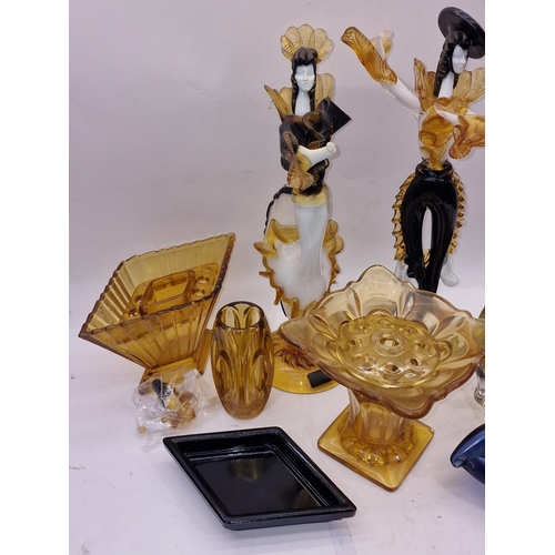 70 - Collection of mixed coloured glassware to include a pair of Spanish dancer figures (as found, please... 