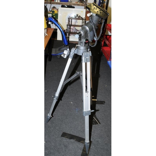 87 - Meade LXD55 tripod stand and control unit