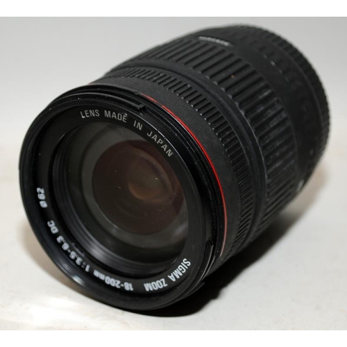 83 - Sigma 18-200mm 1:3.5-6.3 zoom lens. Canon AF fit